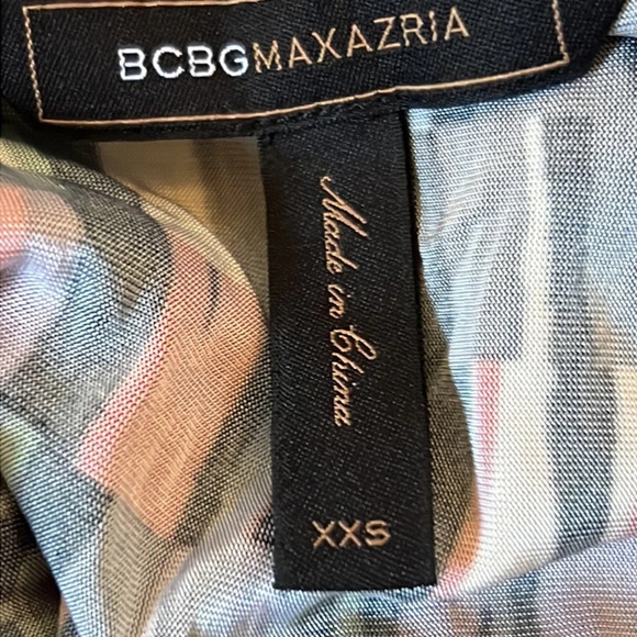 BCBGmaxazria Abstract Multicolored Top - Picture 7 of 8